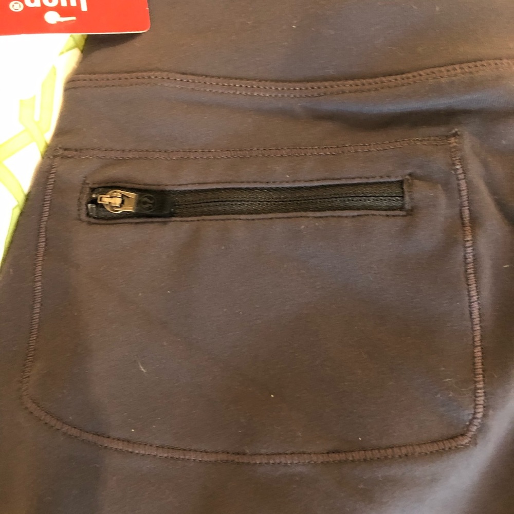 Lululemon Relaxed Fit Crop II Pants Sz 4 - Picture 4 of 6